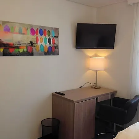 坦克吧酒店 海罗德堡