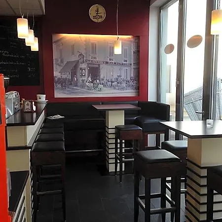 坦克吧酒店 海罗德堡